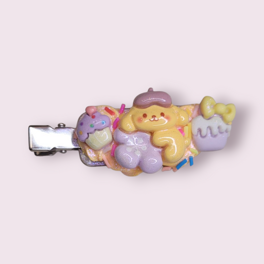Kawaii Sanrio pompompurin hairclip, cupcakes and flowers. 