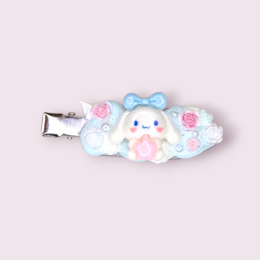 Kawaii Sanrio hairclip with Cinnamoroll. Flower and pearl details. Lolita style. 