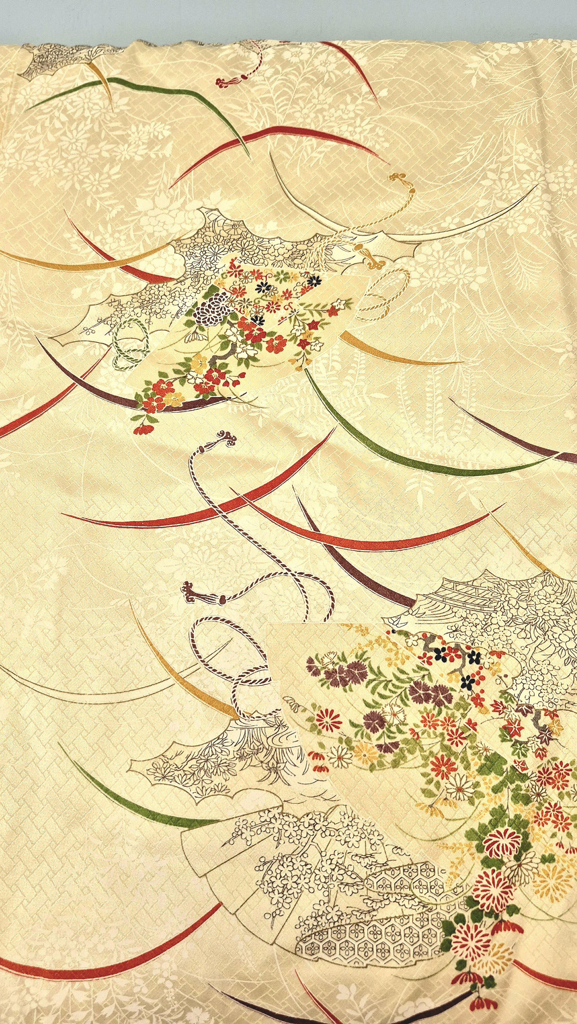 Złoto-żółte kimono komon