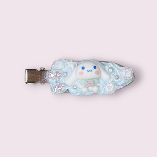 Kawaii Sanrio hairclip with winged Cinnamoroll. Pearl details. Lolita style. 
